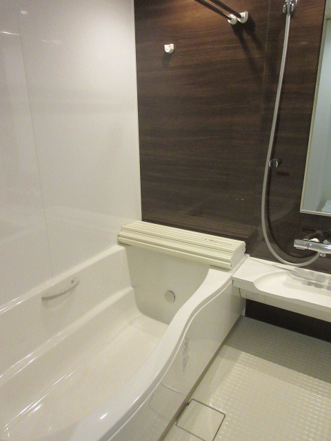 バス・シャワールーム　追焚・暖房乾燥機能付きバスルーム