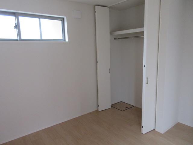 収納　高さと奥行きのあるクローゼット