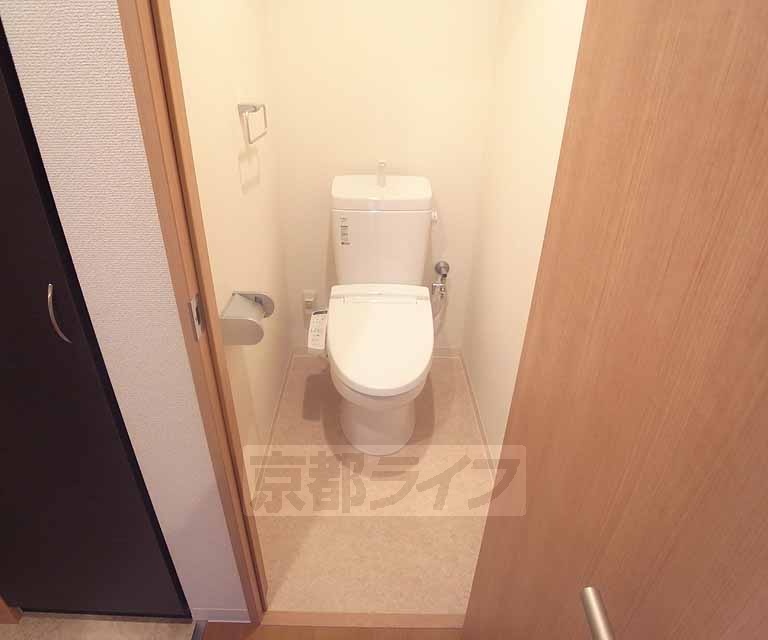 トイレ　暖房洗浄便座付きで快適生活を送れます。