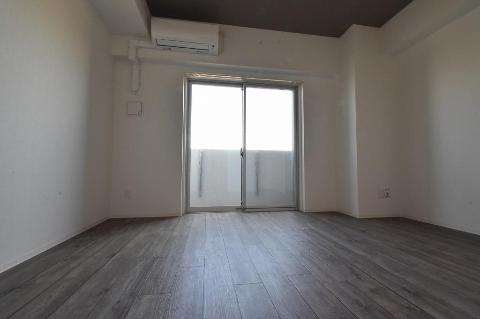 居室・リビング　室内