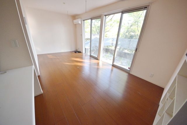 居室・リビング　タウンハウジング府中店まで