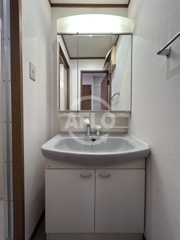 洗面設備　ノルデンタワー新大阪　洗面台