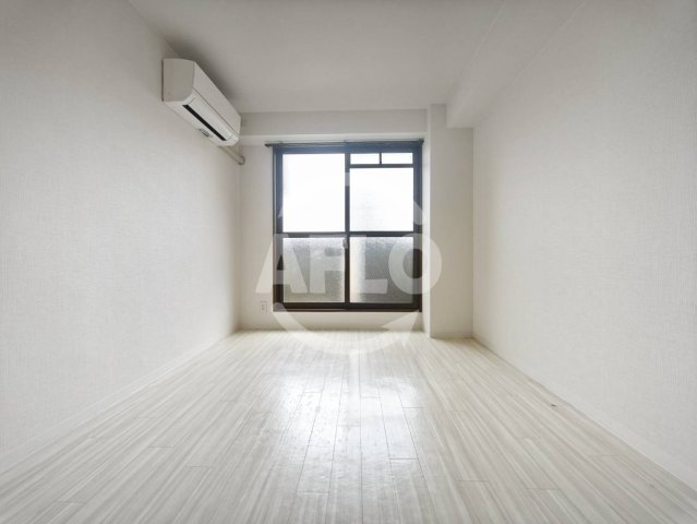 居室・リビング　ルミエール西長堀　洋室