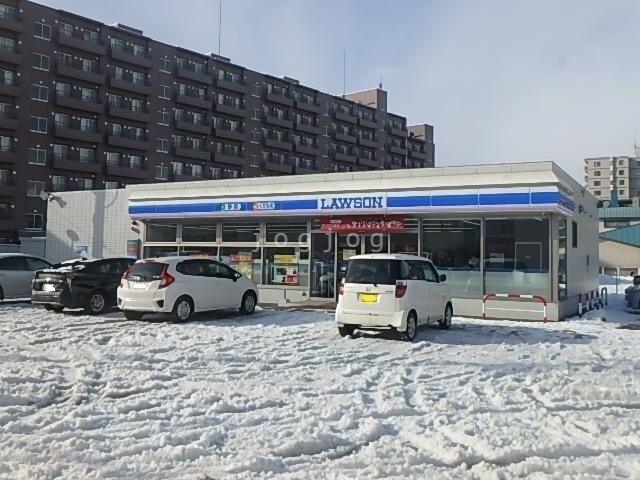 コンビニ　ローソン札幌北25西十六丁目店（コンビニ）まで288m
