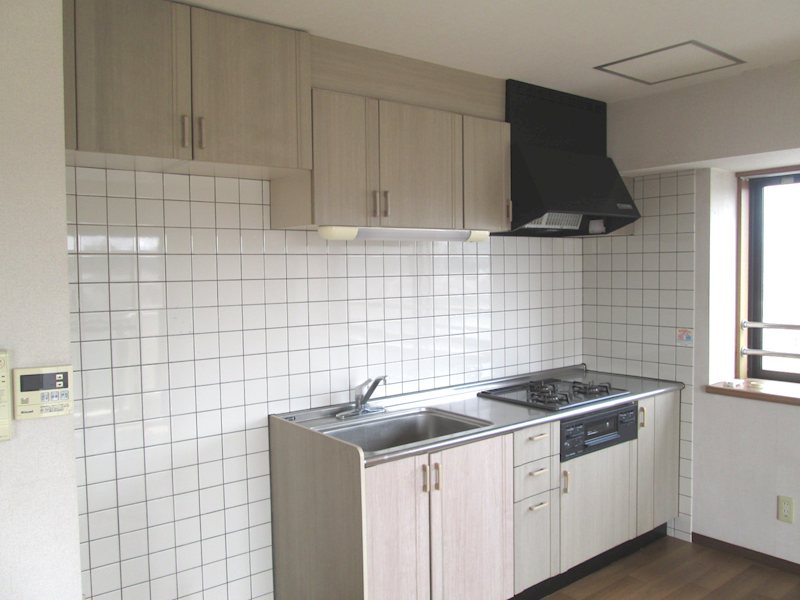 キッチン　3口コンロ付のシステムキッチン♪