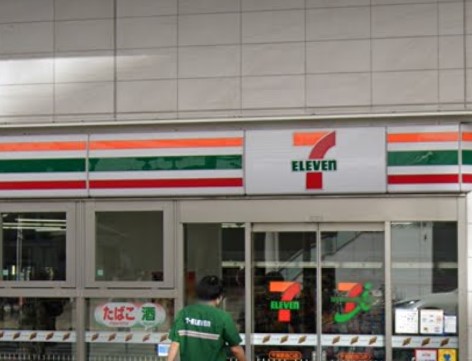 コンビニ　セブンイレブン 千葉駅西口店（コンビニ）まで3m