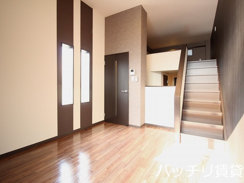 居室・リビング　画像は同型イメージの為、現況を優先いたします。