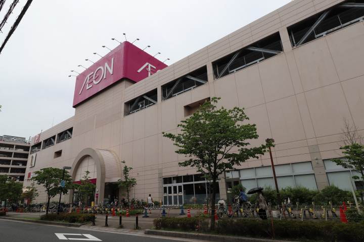 ショッピングセンター　イオン（ショッピングセンター）まで142m