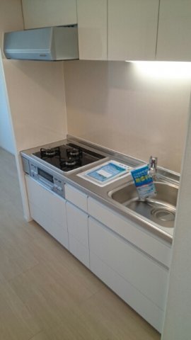 キッチン　コンパクトなキッチンで掃除もラクラク