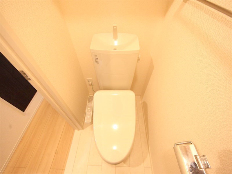 トイレ　温水洗浄暖房便座付トイレ