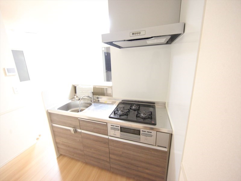 キッチン　システムキッチン（ガス3口コンログリル付）カウンターキッチン