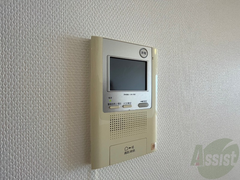 セキュリティ　ＴＶモニター付インターホンです。来客者の顔が見えるので安心！