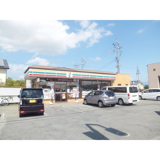 コンビニ　セブンイレブン長野南高田店（コンビニ）まで700m