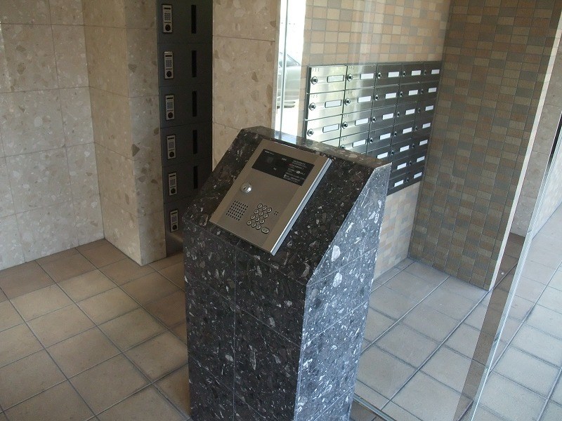 セキュリティ　安心のオートロック付です。