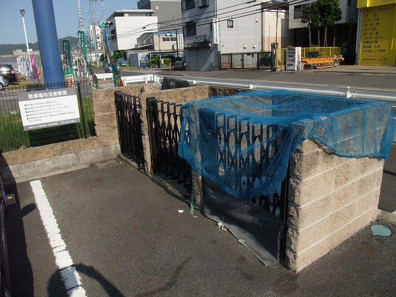 その他　敷地内ゴミ置き場です。