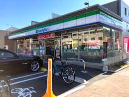 コンビニ　ファミリーマート 柳原二丁目店（コンビニ）まで55m