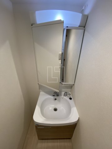 洗面設備　ファステート大阪ドームシティ　独立洗面化粧台