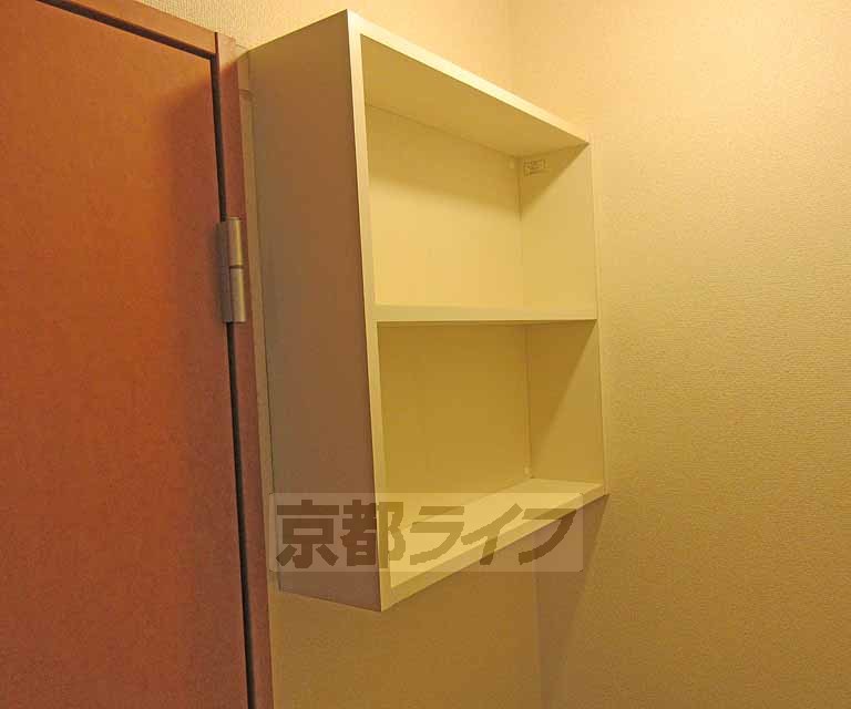 収納　洗濯機置場の上の棚です。