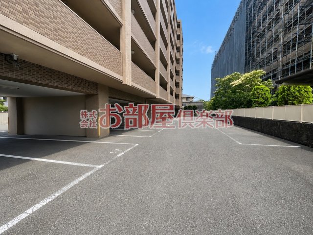 駐車場　駐車場に車を止められます