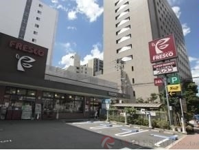 スーパー　フレスコ江坂店（スーパー）まで194m