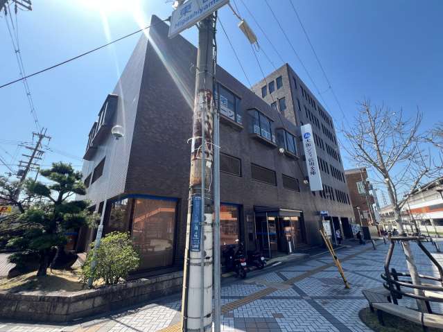 銀行　大阪シティ信用金庫枚岡支店（銀行）まで297m