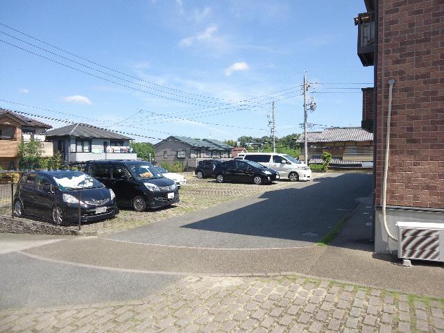 駐車場　駐車場