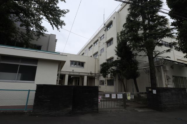 小学校　市立常盤台小学校（小学校）まで640m
