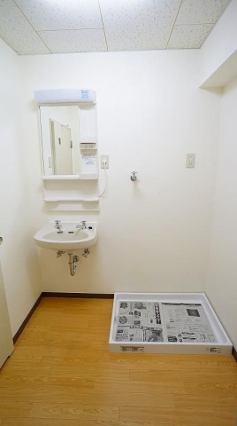 洗面設備　写真は別のお部屋です。