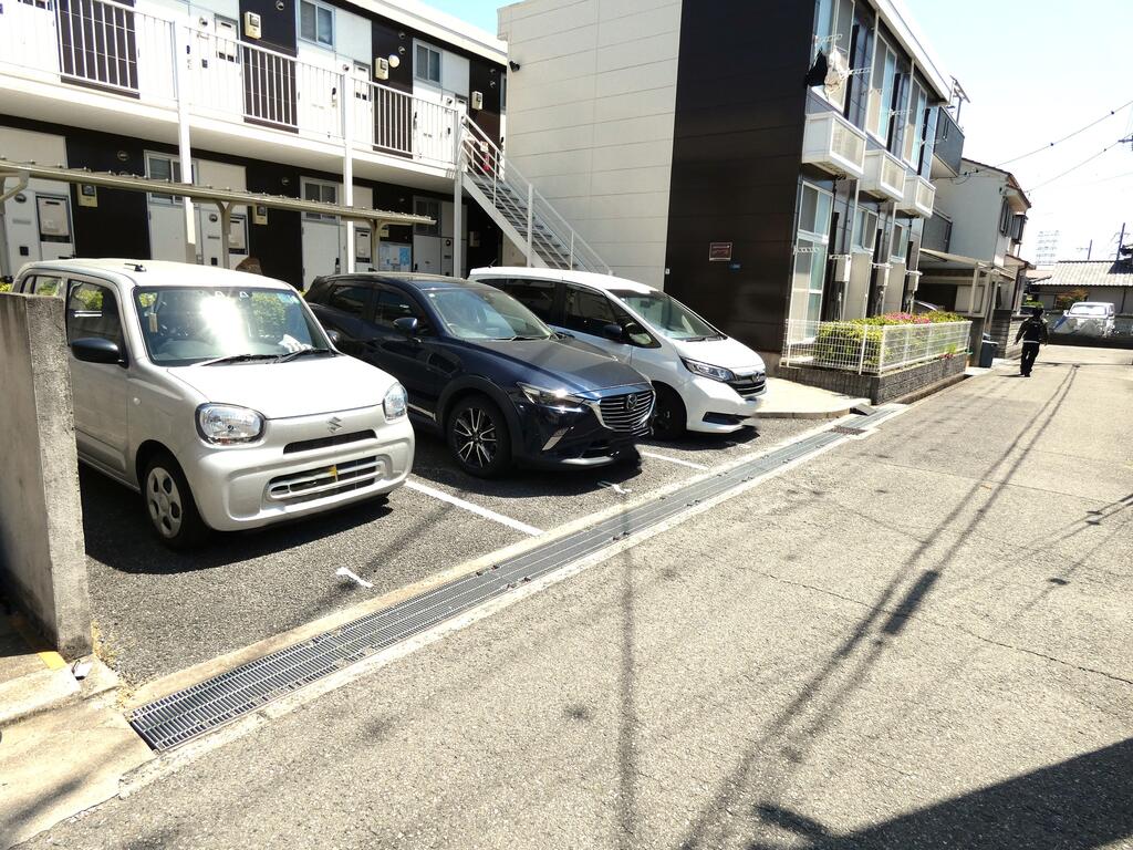 駐車場　敷地内駐車場を完備です☆