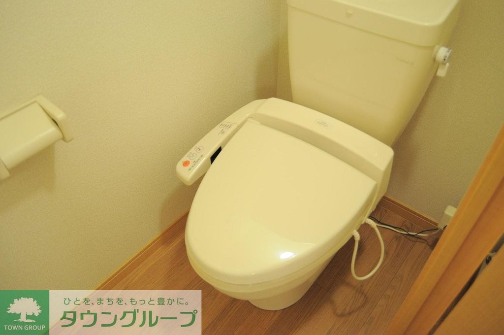 トイレ　仕様・設備は現況と異なる場合がございます
