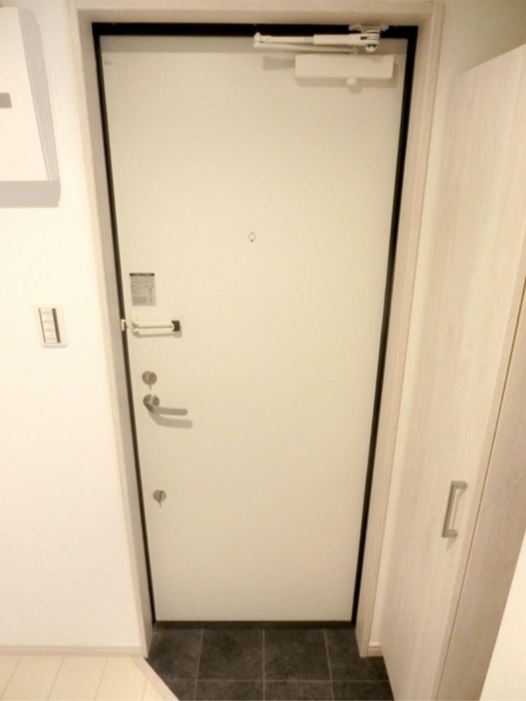 玄関　弊社は都内全域の物件をご紹介可能です！