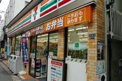 コンビニ　セブンイレブン六本木7丁目店（コンビニ）まで107m