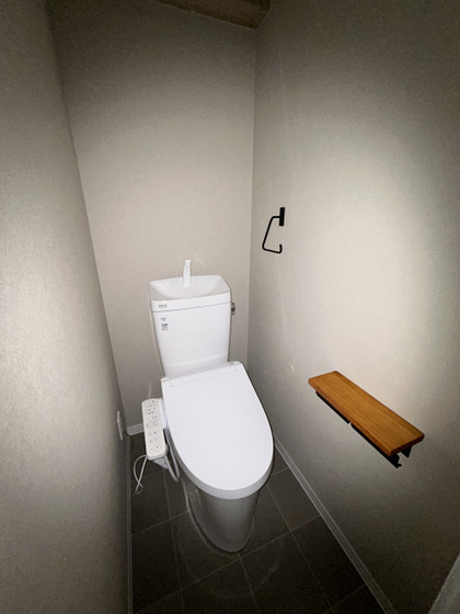 トイレ　※掲載写真は同マンション別部屋参考写真となります。現状と相違