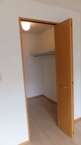 収納　収納たっぷりウォークインＣＬ