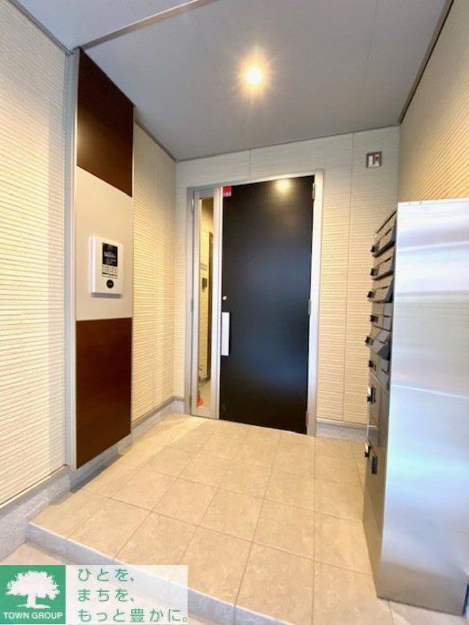 玄関　お部屋探しは株式会社　タウンハウジング　までお気軽にお問合…