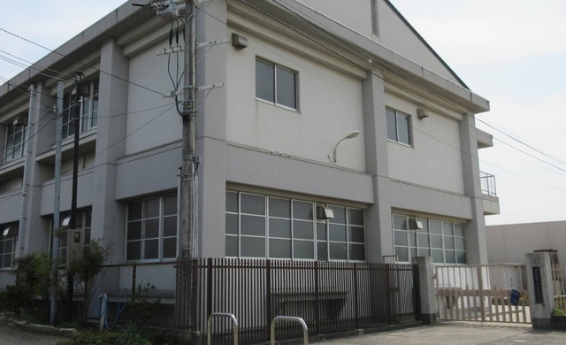 中学校　岸和田市立山直中学校（中学校）まで1032m