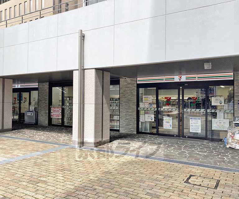 コンビニ　セブンイレブンNBS佛教大学店（コンビニ）まで353m