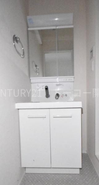 洗面設備　別部屋の参考写真です。現況有姿