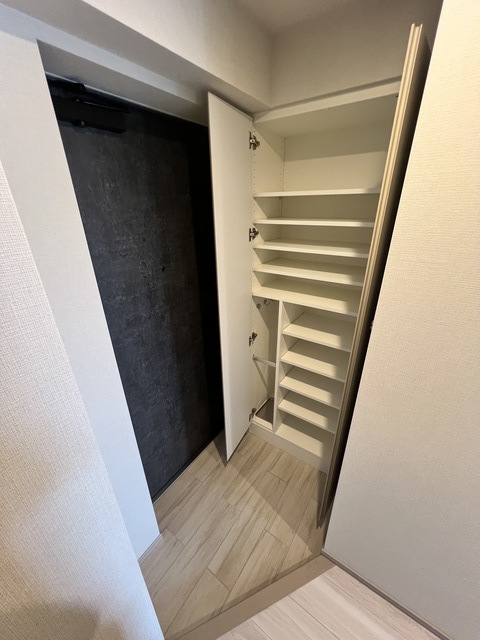 玄関　※参考写真