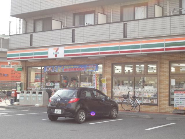 コンビニ　セブンイレブン（コンビニ）まで620m