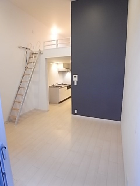 その他部屋・スペース　落ち着いた色調の寝室です