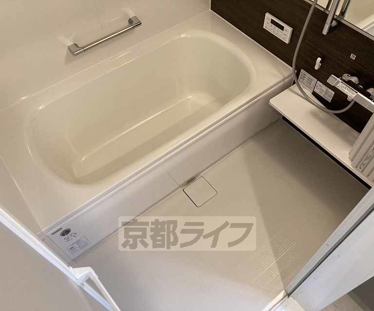 バス・シャワールーム　ゆったりとした浴室です！