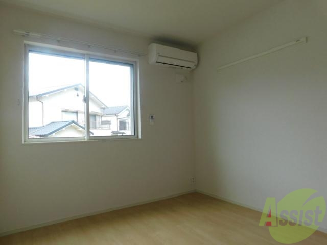 その他部屋・スペース　寝室も広々しております！