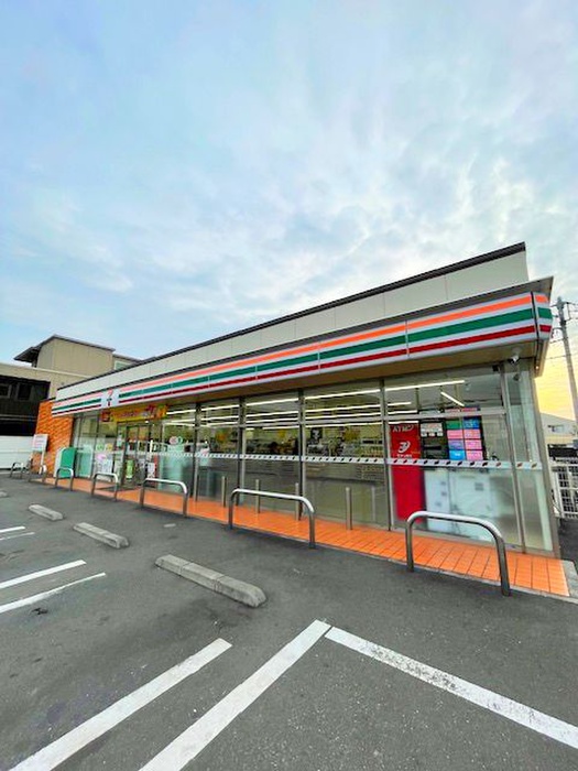 コンビニ　セブンイレブンさいたま文蔵４丁目店（コンビニ）まで350m