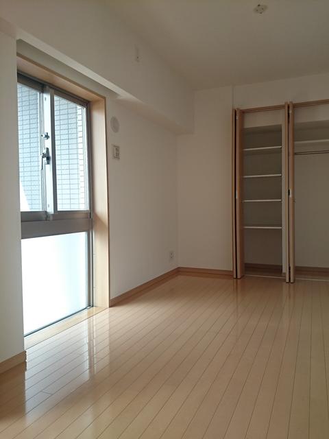 居室・リビング　※現況優先（同物件、他部屋含）