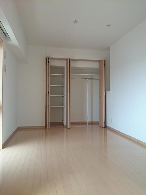 居室・リビング　※現況優先（同物件、他部屋含）