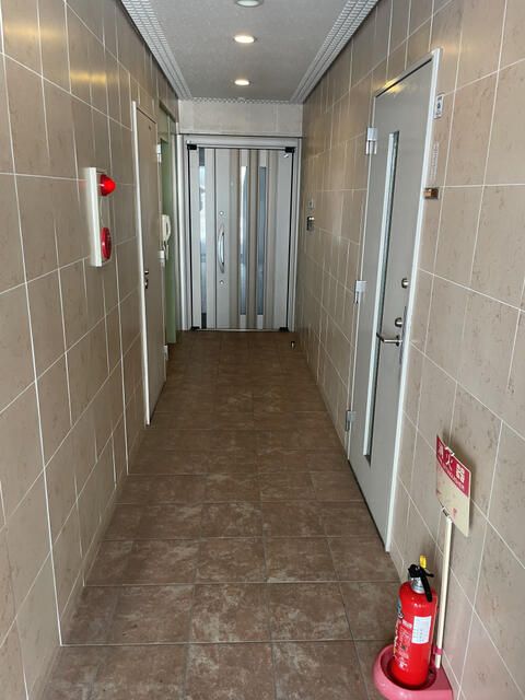 ロビー　建物の内部です