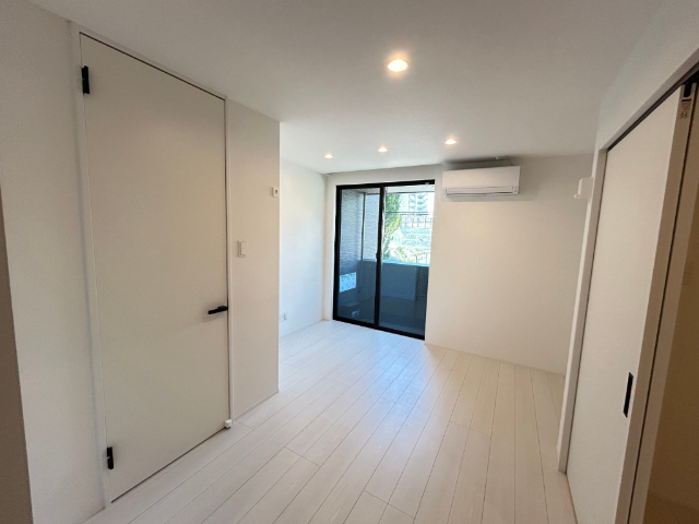 居室・リビング　新築で清潔感のあるお部屋です