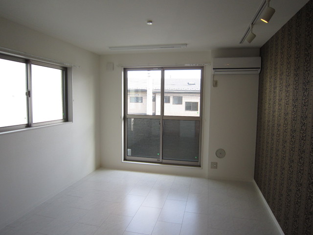 居室・リビング　2面採光のお部屋です。
