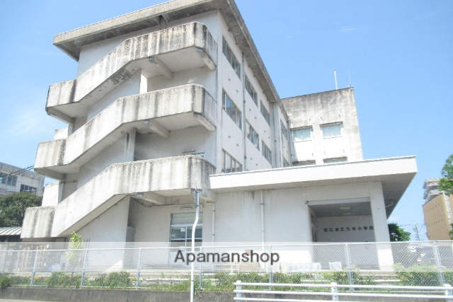 小学校　松江市立乃木小学校（小学校）まで650m